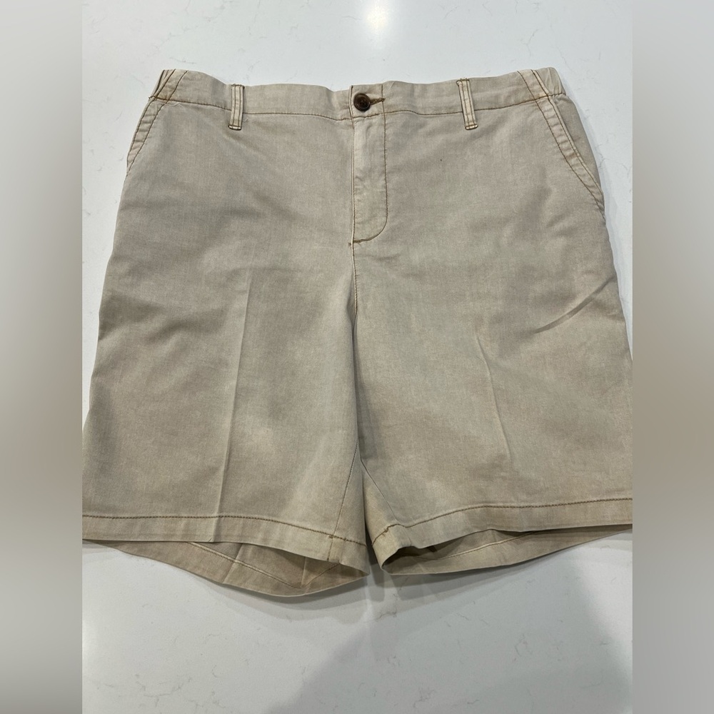 Old Navy Women's Khaki OG Chino Shorts - Picture 3 of 5